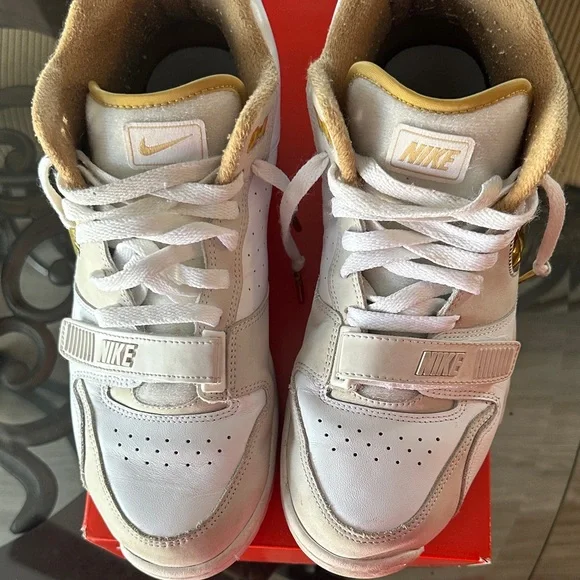 Nike Men’s White and Gold Sneakers - Picture 1 of 15